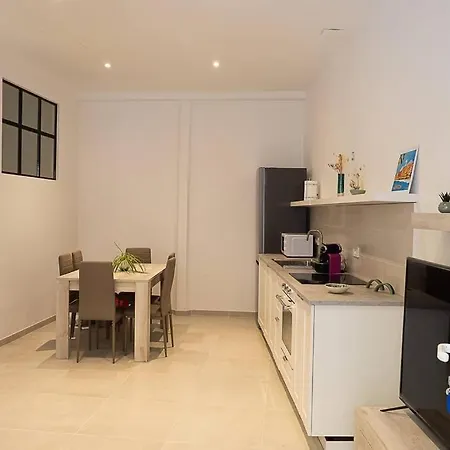 Apartment Casa Al Mare A A 100 Metri Dalla