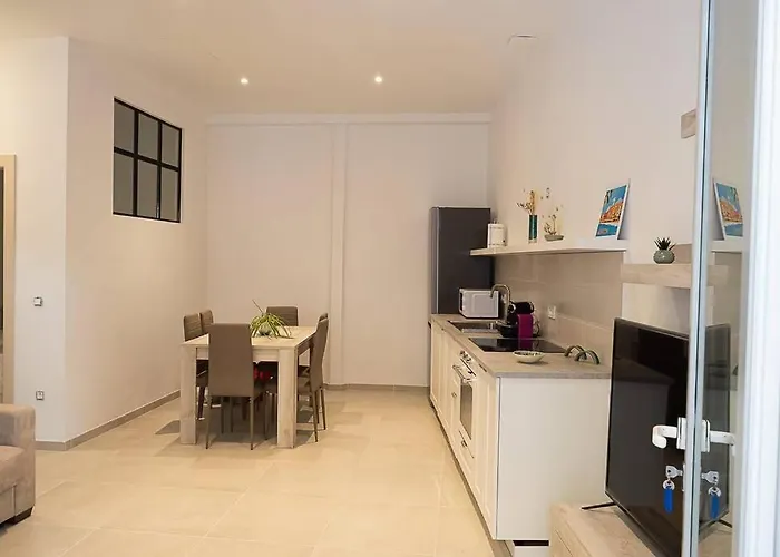 Apartment Casa Al Mare A A 100 Metri Dalla